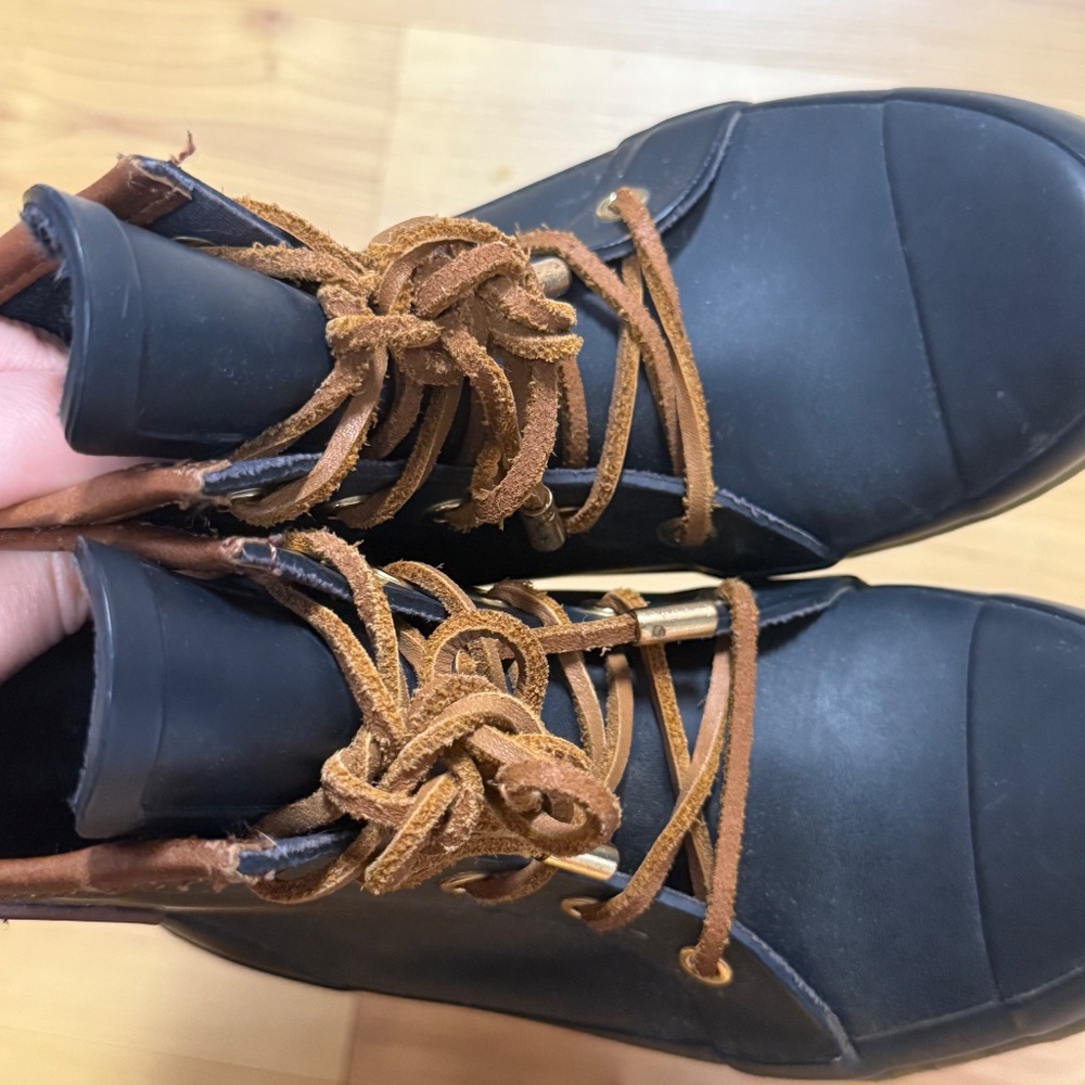 Tory Burch Women's Sz 6 Navy Blue Leather Trimmed Lace Up Short Rainboots - Picture 6 of 13